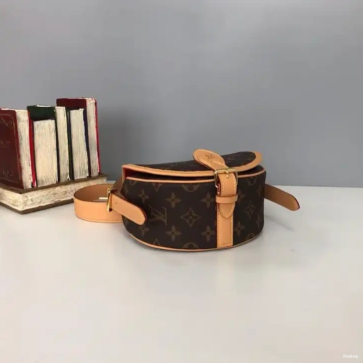 LV 19B570257 Bags 0616
